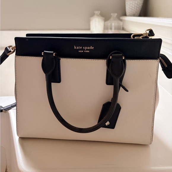 kate spade Handbags - Kate Spade Black and Cream Cameron tote crossbody